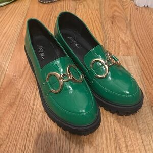 Nasty gal green patent leather heeled loafers